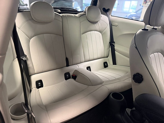 MINI Cooper 15 of 22
