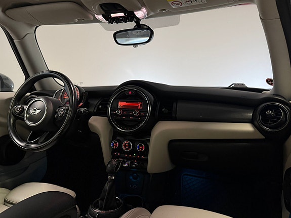 MINI Cooper 17 of 22