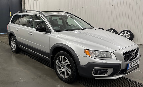 Volvo XC70 3 of 11