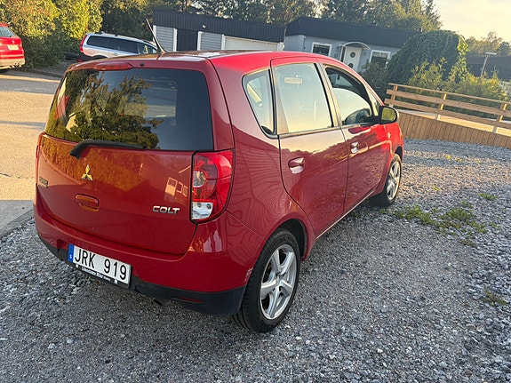 Mitsubishi Colt 3 of 5