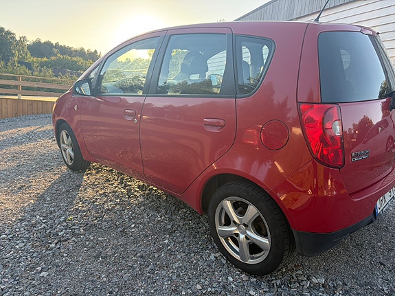 Mitsubishi Colt 4 of 5