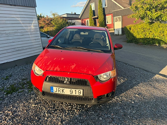 Mitsubishi Colt 2 of 5