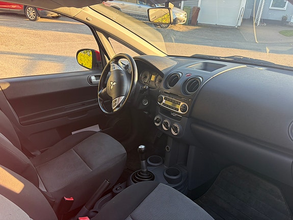 Mitsubishi Colt 5 of 5