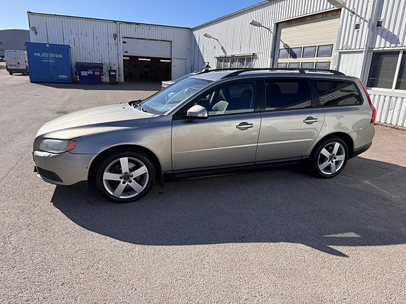 Volvo V70 4 of 10