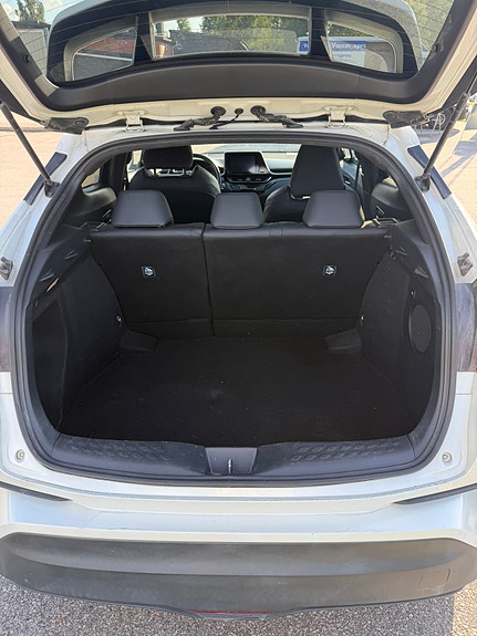 Toyota C-HR 5 of 6