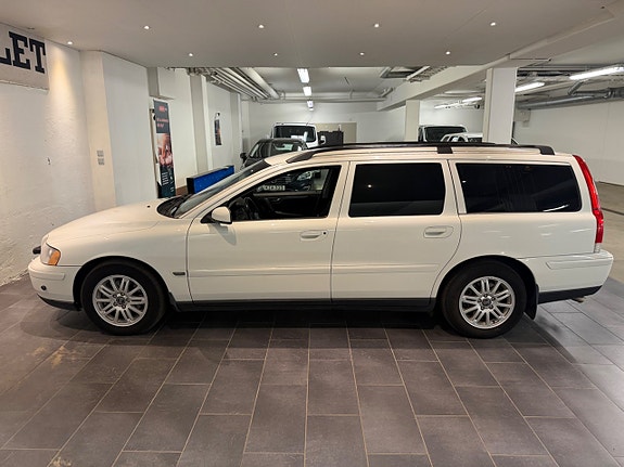 Volvo V70 9 of 16