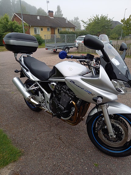 Suzuki GSF1200S Bandit 2 of 4