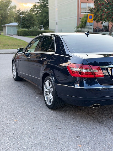 Mercedes-Benz E250 7 of 25