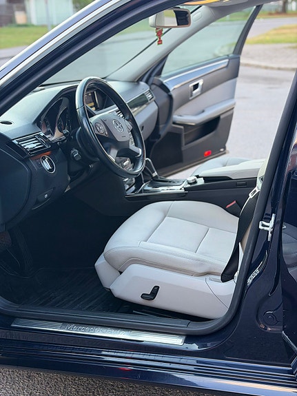 Mercedes-Benz E250 14 of 25