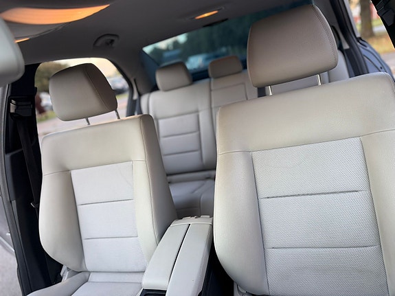 Mercedes-Benz E250 16 of 25