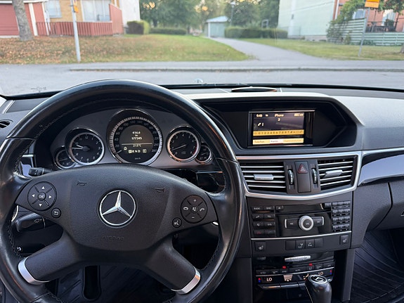 Mercedes-Benz E250 18 of 25