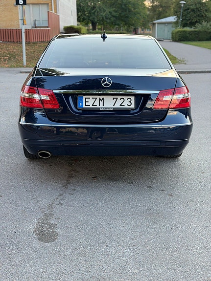 Mercedes-Benz E250 5 of 25