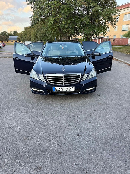 Mercedes-Benz E250 10 of 25