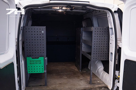 Volkswagen Caddy Maxi 16 of 17