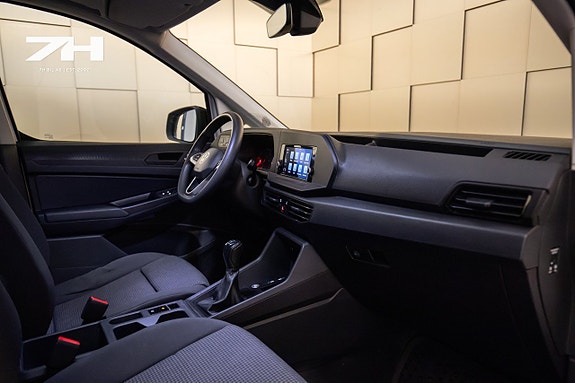 Volkswagen Caddy Maxi 12 of 17