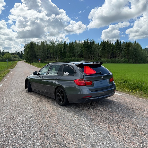 BMW 320d 12 of 25