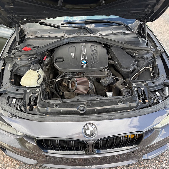 BMW 320d 24 of 25