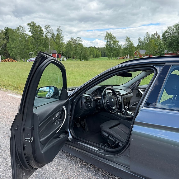 BMW 320d 11 of 25