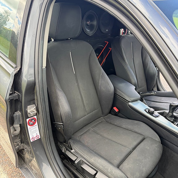 BMW 320d 22 of 25