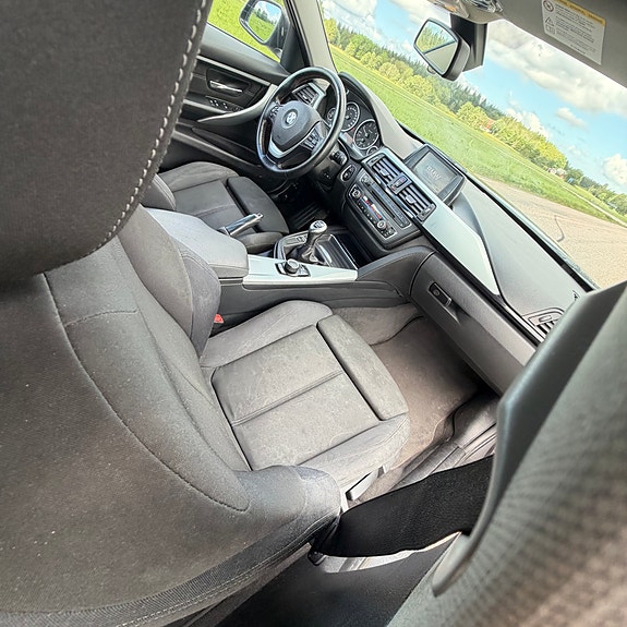 BMW 320d 21 of 25
