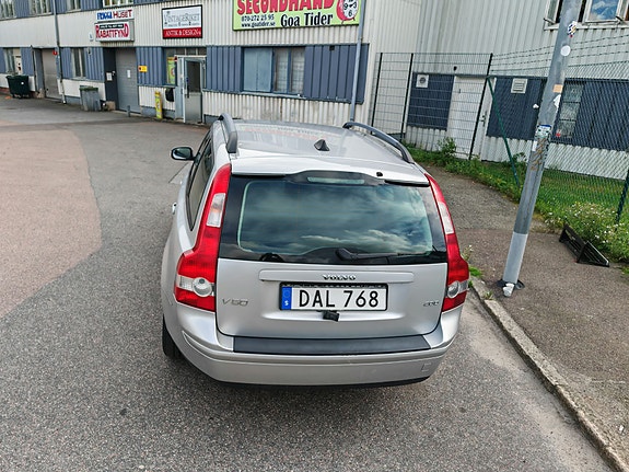 Volvo V50 2 of 6