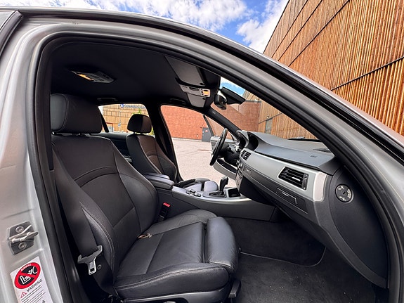 BMW 335i 5 of 6