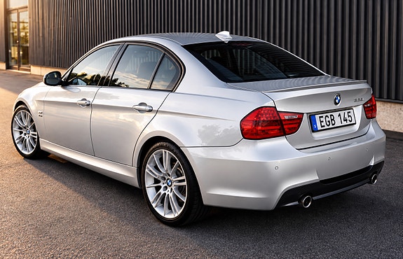 BMW 335i 2 of 6