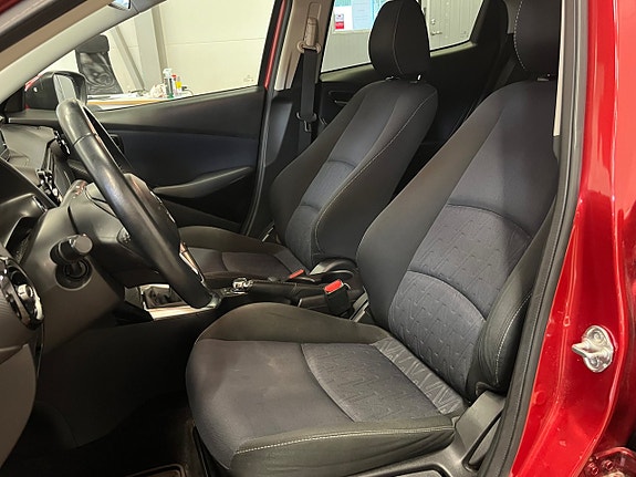 Mazda 2 11 of 13
