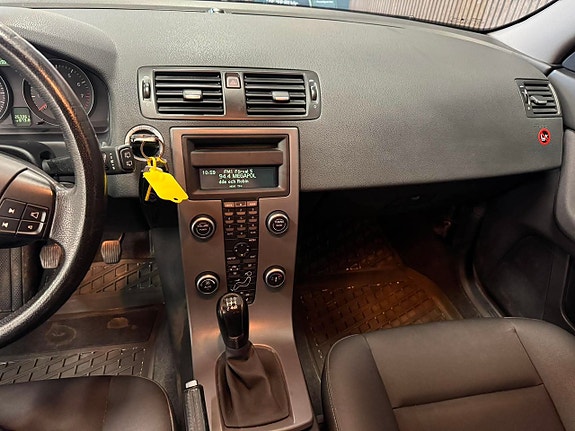 Volvo V50 8 of 17