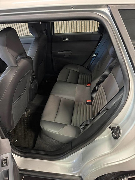 Volvo V50 13 of 17