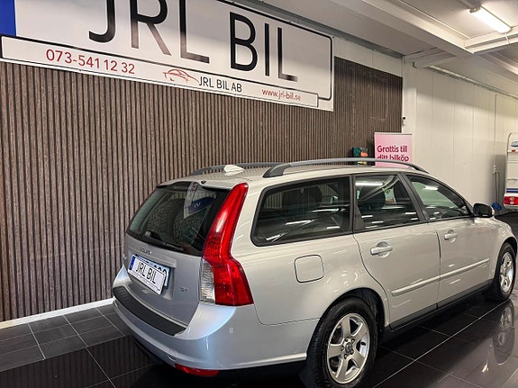 Volvo V50 5 of 17