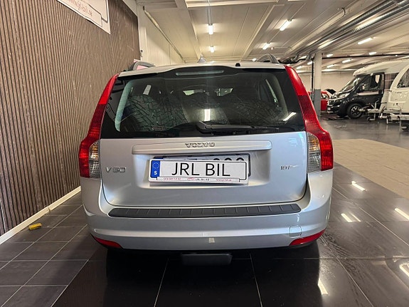 Volvo V50 6 of 17