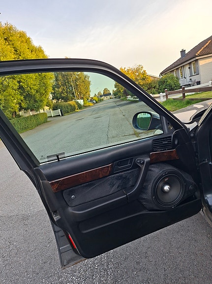 BMW 520i 6 of 8