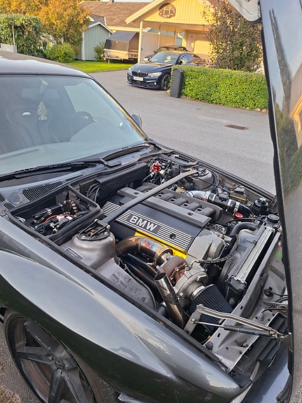 BMW 520i 3 of 8