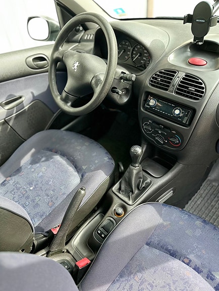 Peugeot 206 4 of 16