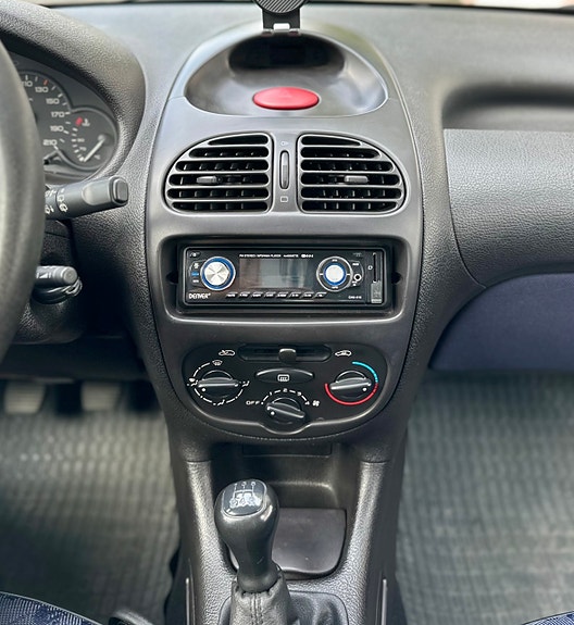 Peugeot 206 5 of 16