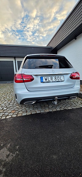Mercedes-Benz C300 3 of 10
