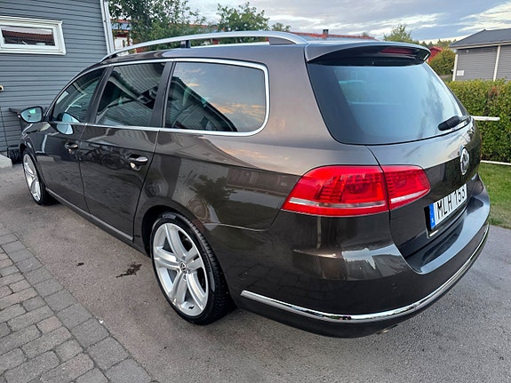 Volkswagen Passat 3 of 30