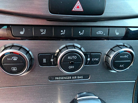 Volkswagen Passat 19 of 30
