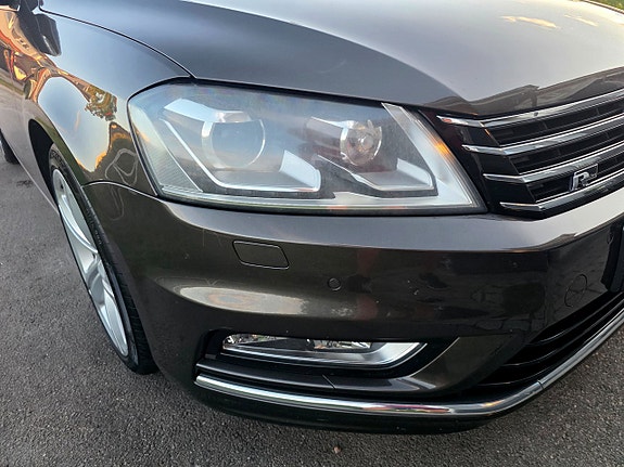 Volkswagen Passat 9 of 30