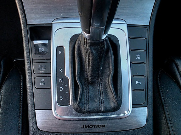 Volkswagen Passat 20 of 30