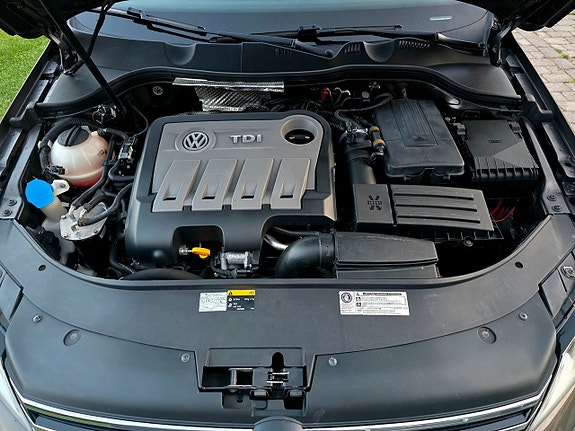 Volkswagen Passat 12 of 30