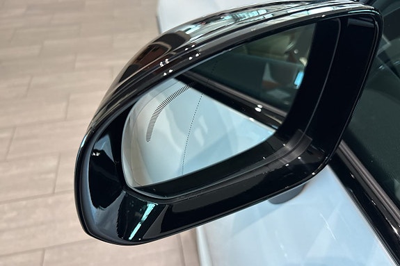 Volvo XC60 17 of 30