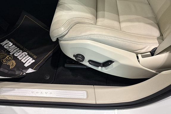 Volvo XC60 22 of 30