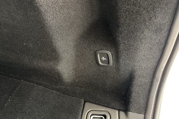 Volvo XC60 14 of 30