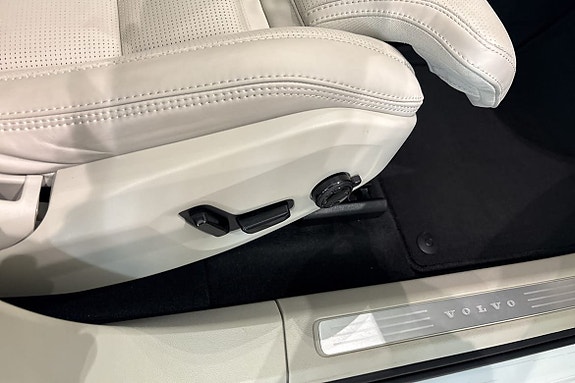 Volvo XC60 23 of 30