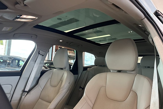 Volvo XC60 20 of 30