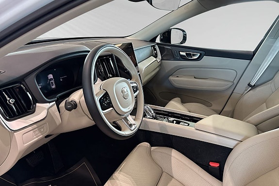 Volvo XC60 7 of 30