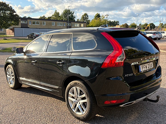 Volvo XC60 3 of 7