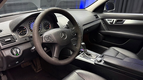Mercedes-Benz C350 12 of 28